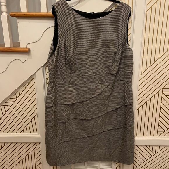 Dressbarn Sleeveless Dress - Picture 2 of 6
